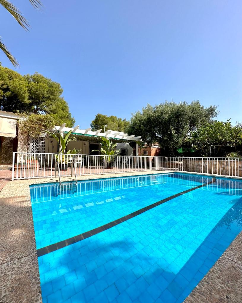 Villa con jardín y piscina privada photo 2