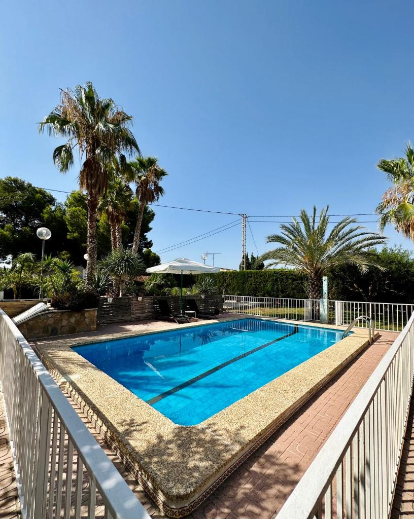 Villa con jardín y piscina privada photo 4