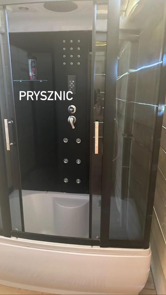BIG BED JACUZZI, PRIVATE SAUNA AND CINEMA photo 2