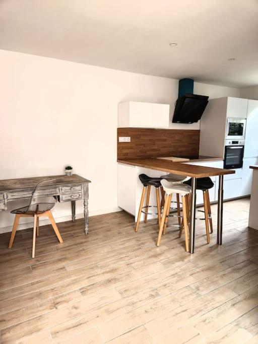 Petite villa en bois avec piscine photo 3