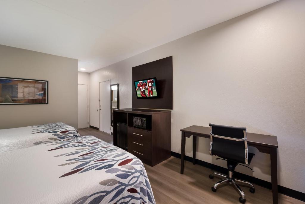 Red Roof Inn Tucson North - Marana image