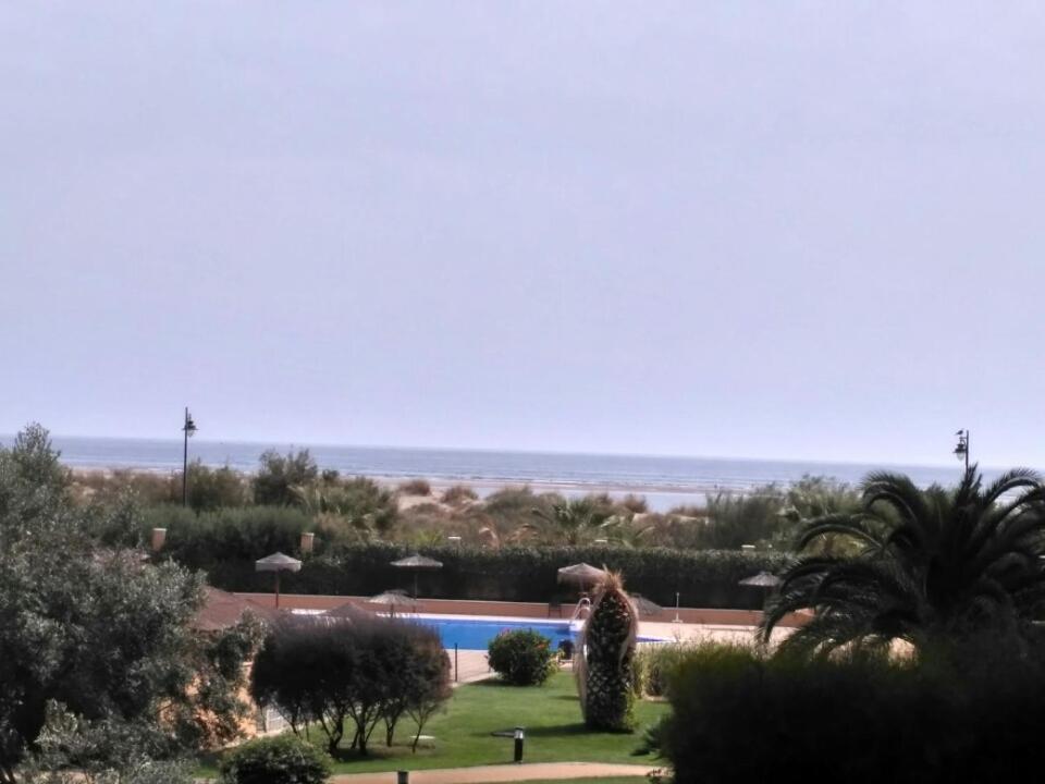 Primera línea de playa, urb, los albatros photo 2