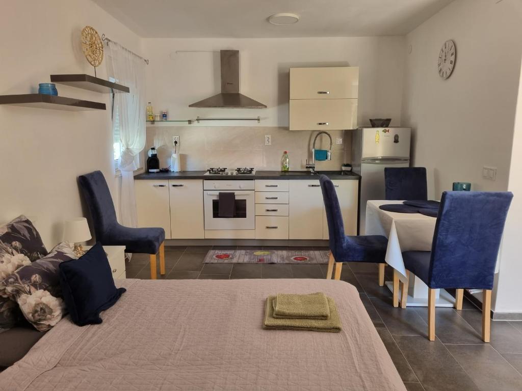 Studio apartment LENI photo 2