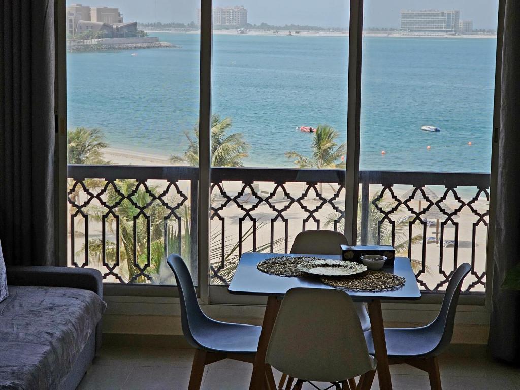 {
  "en-gb": "Dream studio panoramic beach and sea view"
} photo 3
