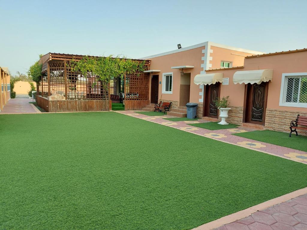AlMazyona Chalet إستراحة المزيونه للتأجير photo 3