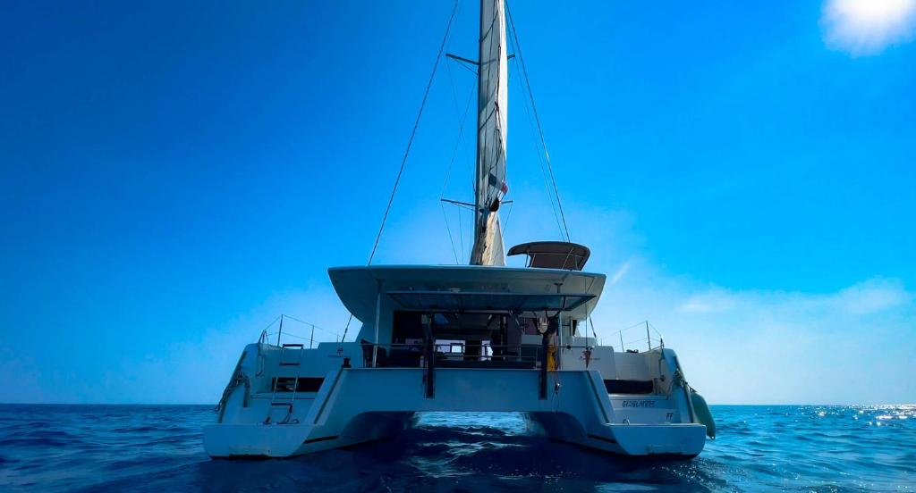 Placencia Sailing Catamaran Day Charter « Gingembre » photo 2