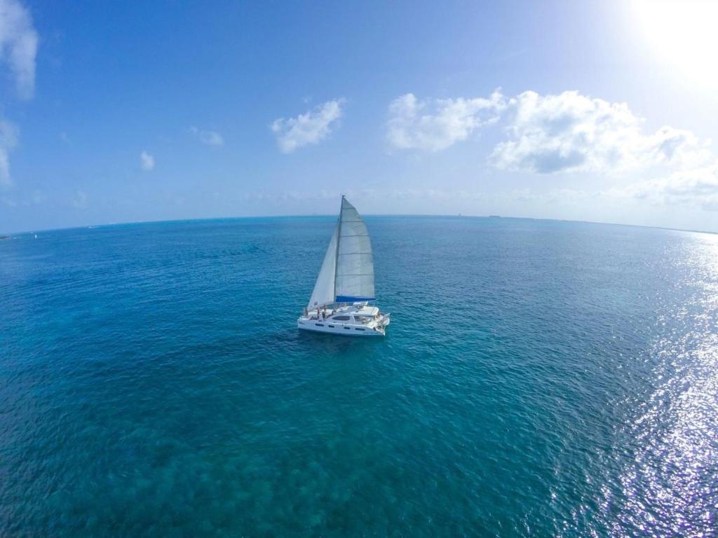 Placencia Sailing Catamaran Day Charter « Gingembre » photo 3