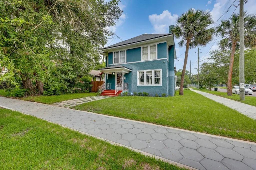 Pet friendly home in Historic Springfield near TIAA