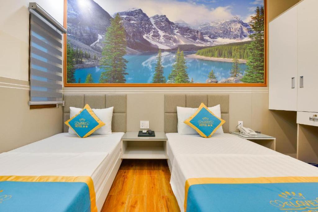Love Hotel Airport