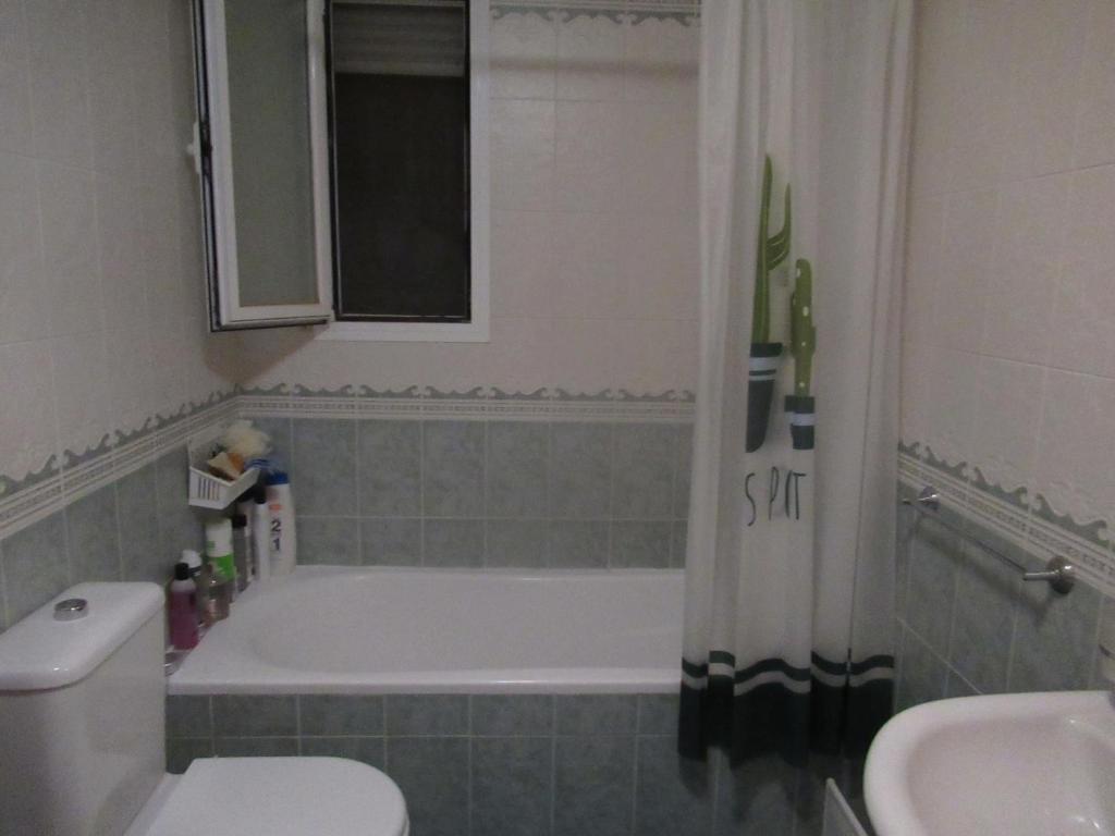 lovely double room with private bathroom and seasonal pool photo 4