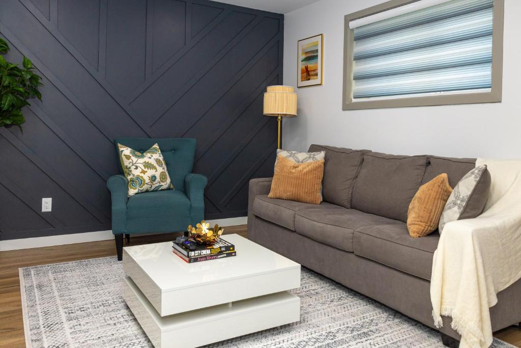 Cozy 2BR Guest Suite in Leduc 12 Mins to YEG photo 1