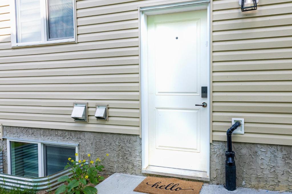 Photos of Cozy 2BR Guest Suite in Leduc 12 Mins to YEG