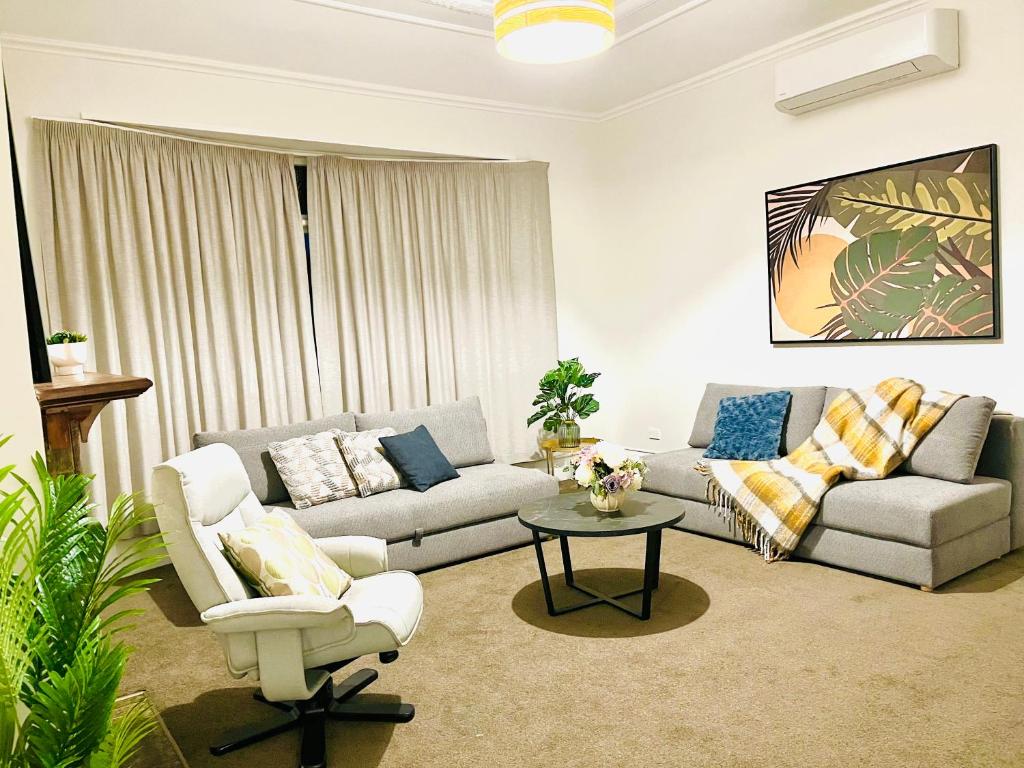 Luxurious Home Close to Beach photo 3