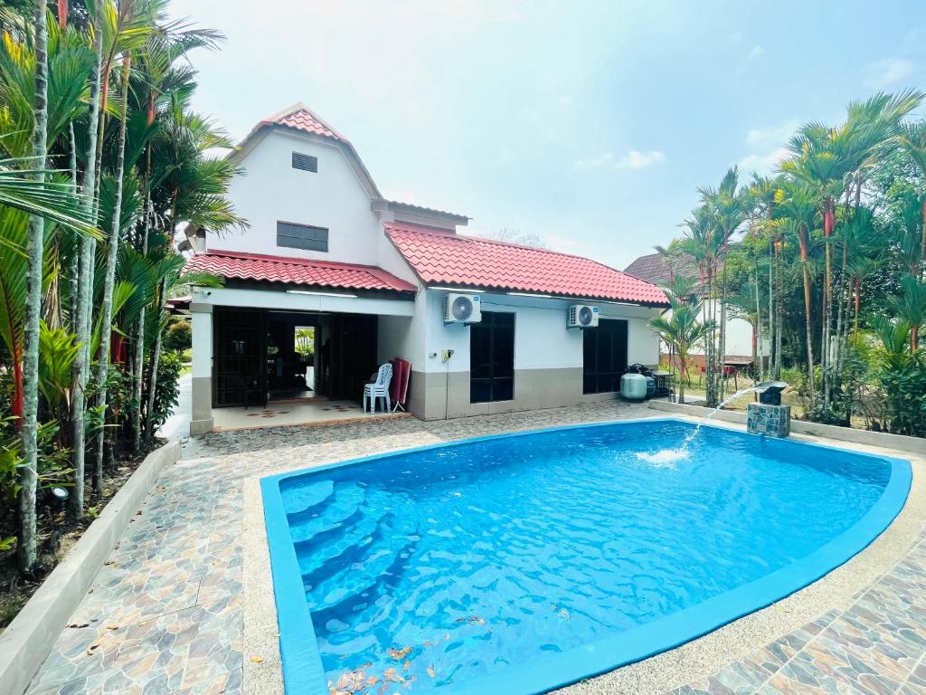 Afamosa golf resort private pool 4 rooms lot 911 bumiputra
