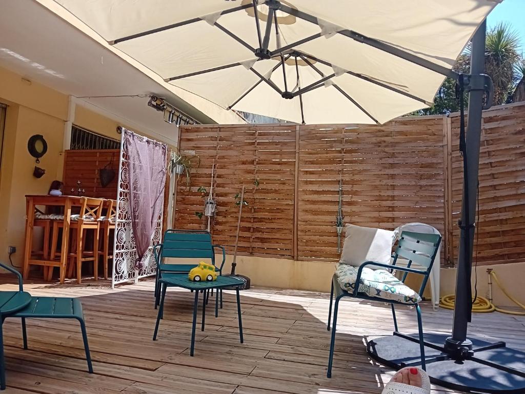 NICE- GAIRAUT - JARDIN PRIVE- GRAND F1 LUMINEUX-Piscine Collective photo 4