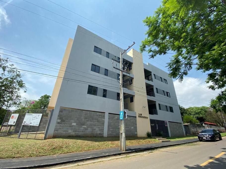 HERMOSO DPTO DE 2 DORMITORIOS CON GARAGE PRIVADO photo 1