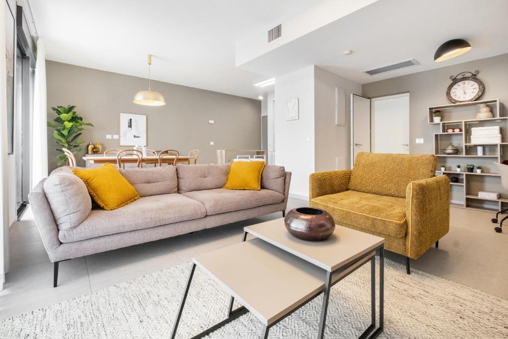 Skyline Oasis by TLV2RENT photo 1