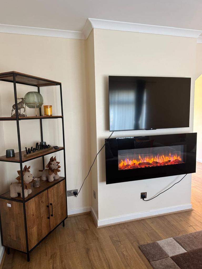 Stunning cozy three bedroom house near ARI photo 1
