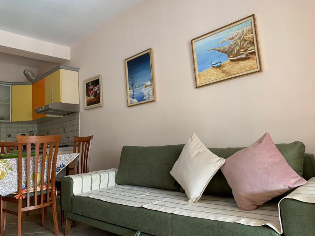 Arbi's Pool View Apartment photo 4