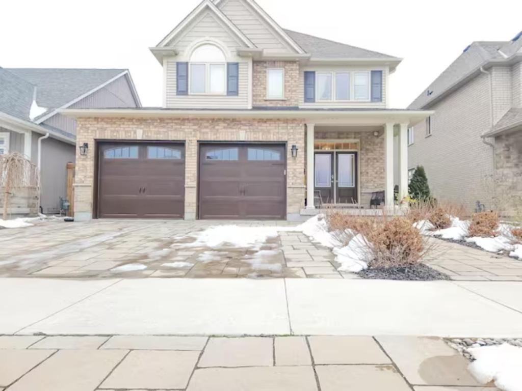 Inspired Stay close to Niagara *4B & 2King Beds* photo 2