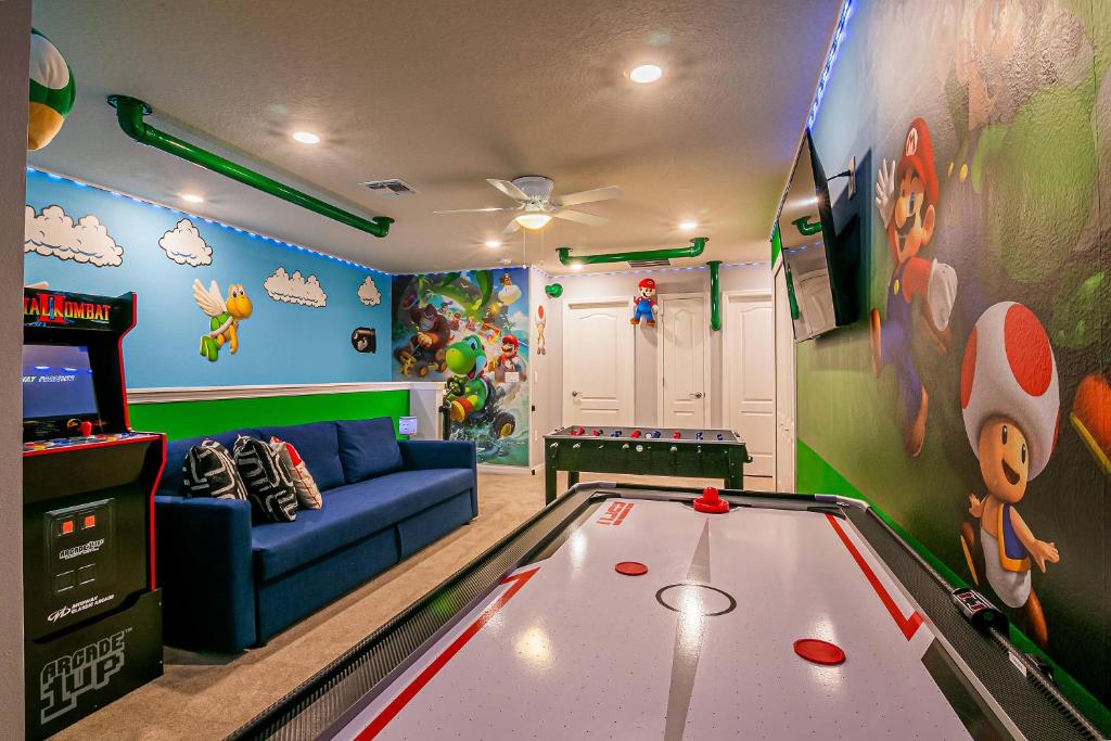 Home with Private Pool Game Room in Resort