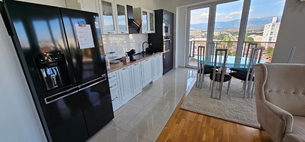 Mr.-Legend's Penthouse photo 1
