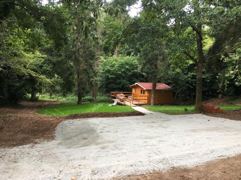 Cabane au milieu des bois photo 3