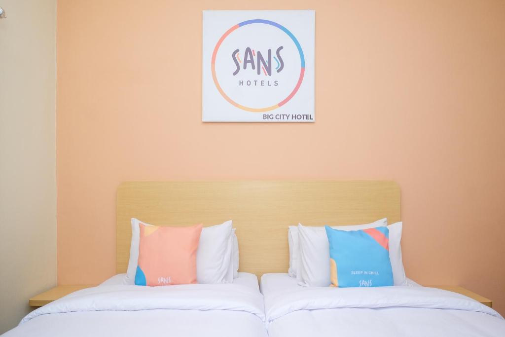 Sans Hotel City Park Medoho Semarang photo 1