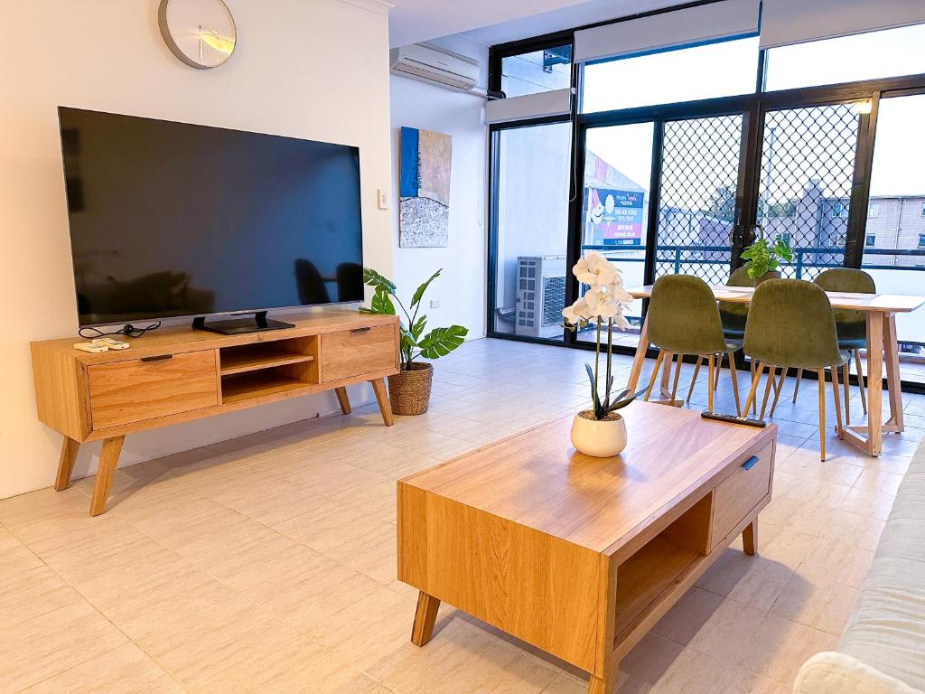 Convenient 2BR in Marrickville photo 2