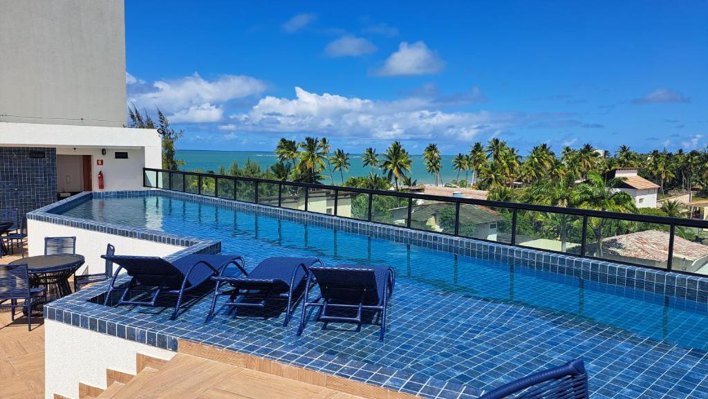 Apartamento com piscina no Condominio Maraca2