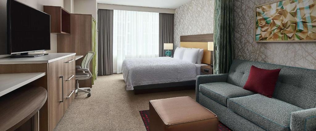 Home2 Suites by Hilton Chicago McCormick Place image