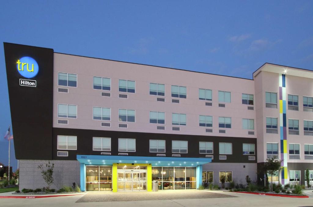 Tru by Hilton Bryan College Station image