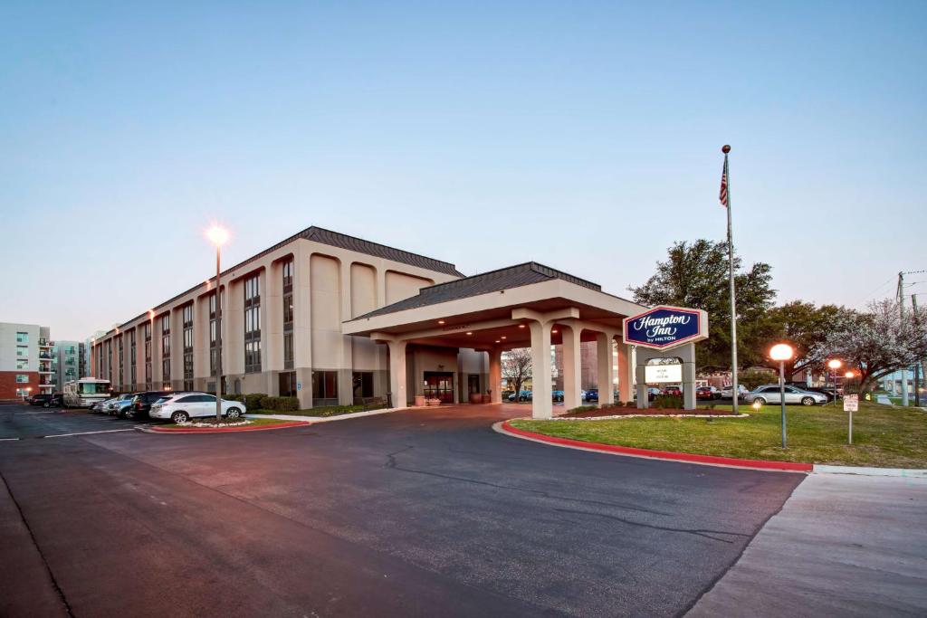 Hampton Inn College Station image