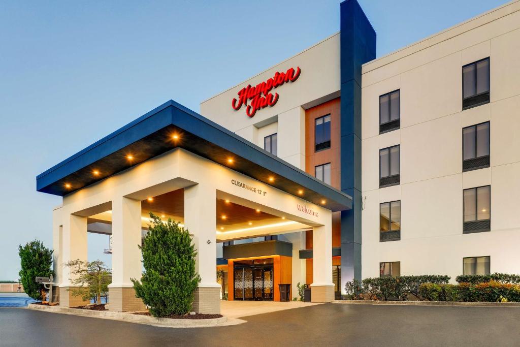 Hampton Inn Cumming image