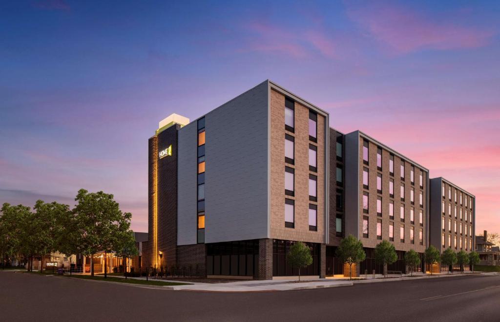 Home2 Suites by Hilton Des Moines at Drake University image