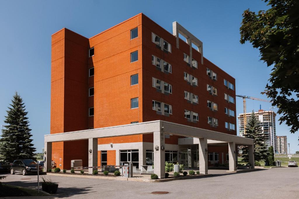 Le Dauphin Montréal-Longueuil photo 3
