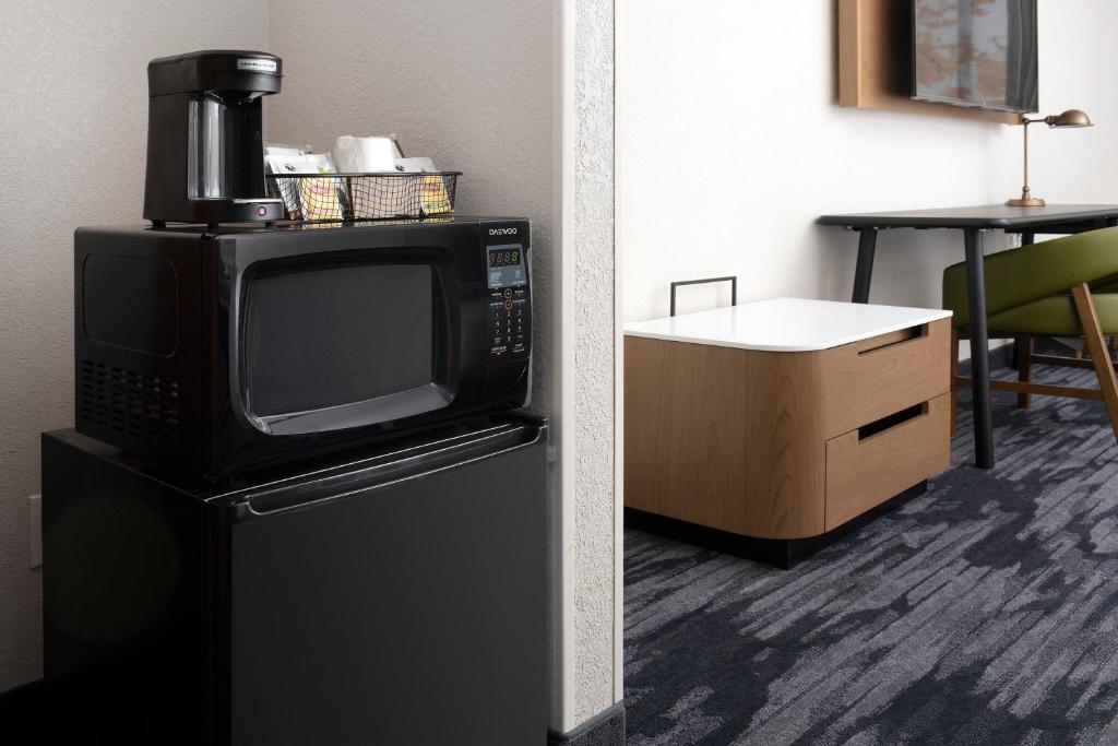 Fairfield Inn & Suites by Marriott Alexandria West/Mark Center photo 1