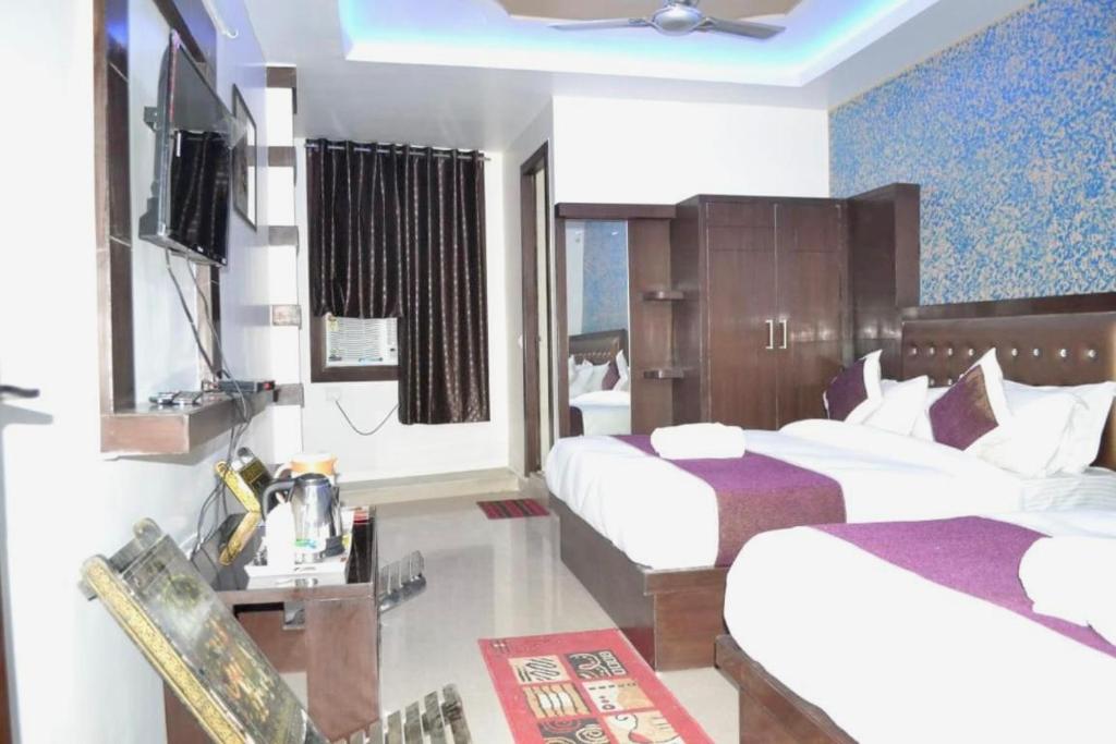Blossom residency By Dolphin 500 Mtr Taj mahal