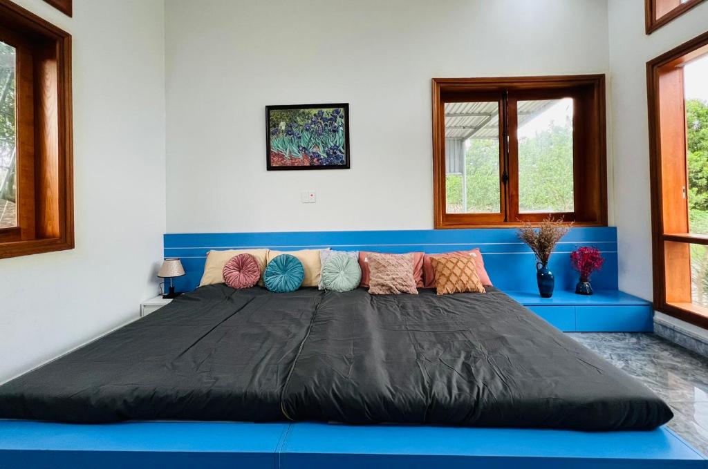 Villa Vườn Nghiêng Homestay - Nhà trong thung