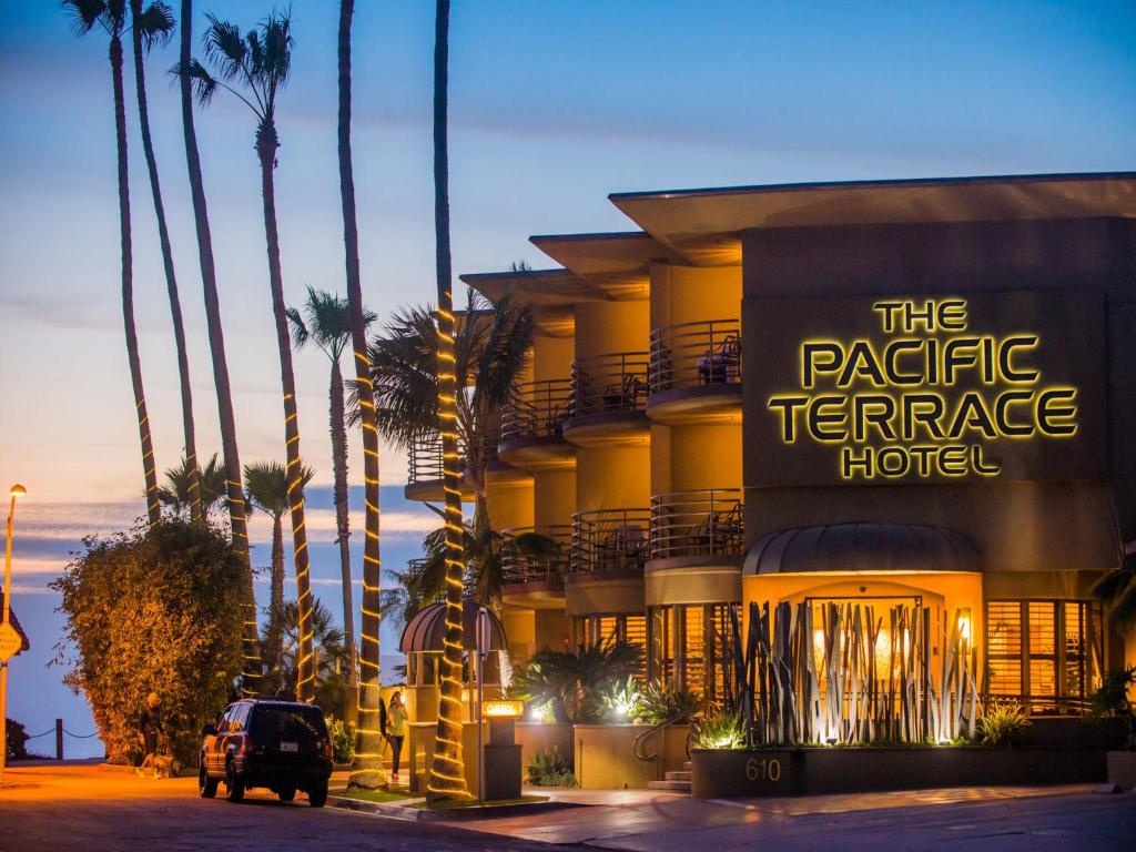 Сьюит (Люкс «Прибрежный»), Pacific Terrace Hotel