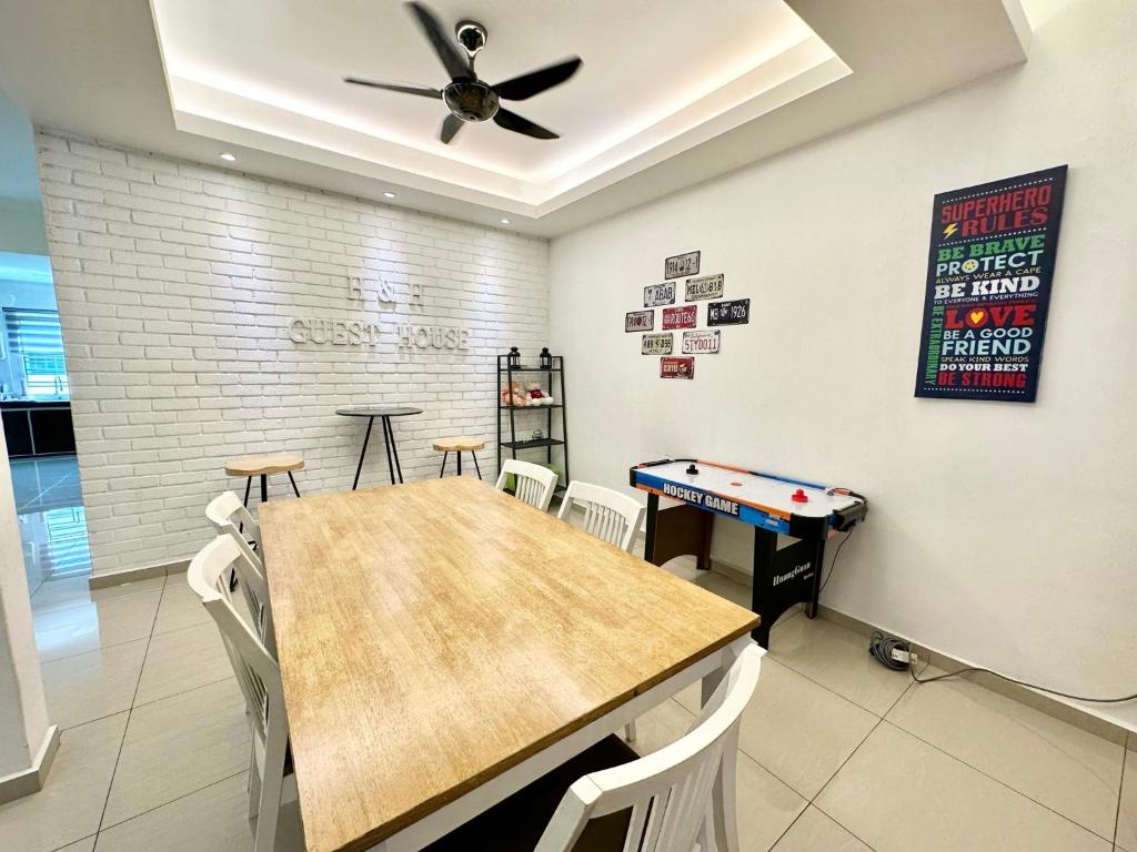H&H 2 Karaoke, Ice Hockey Table, Game Console photo 1