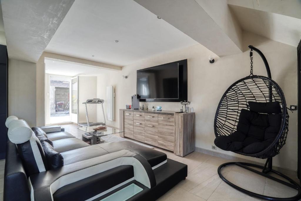 Grande maison jardin terrasse moderne parking 12 pers photo 2