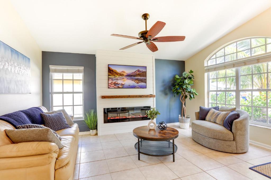 Sleek Jupiter Retreat with Lanai and Pool! photo 1