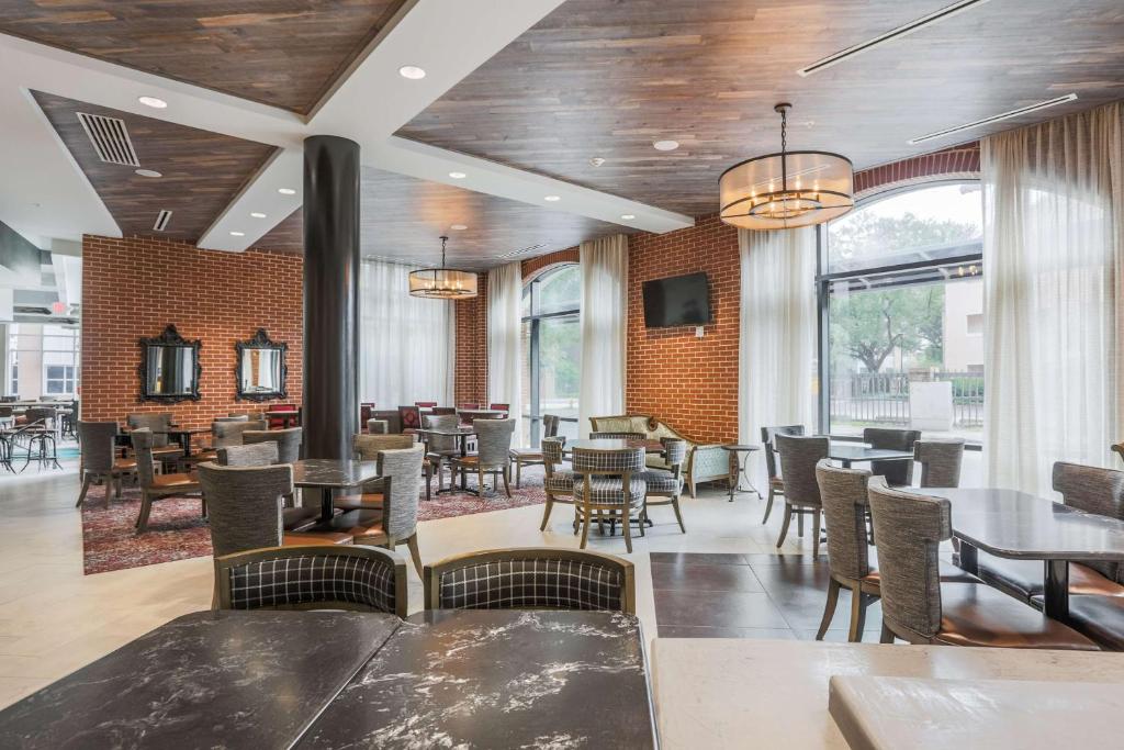 Homewood Suites by Hilton Charleston Historic District image