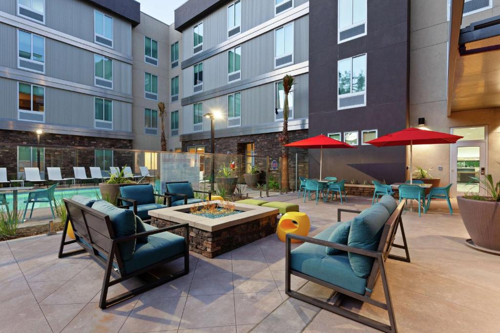 Home2 Suites By Hilton Temecula photo 1