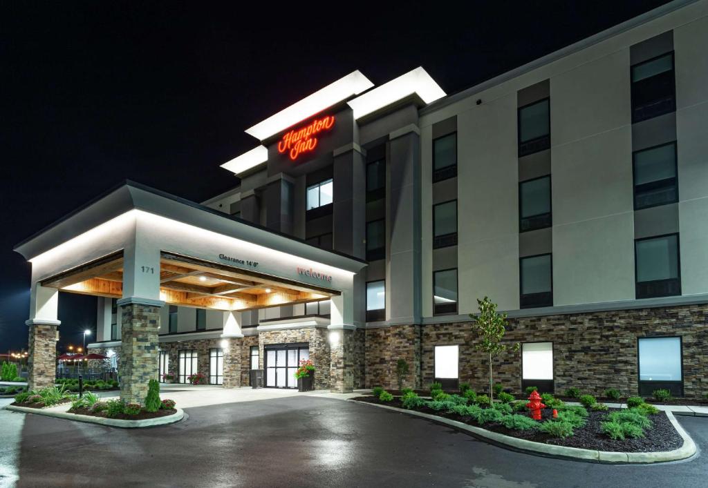 Hampton Inn Madison, OH photo 3
