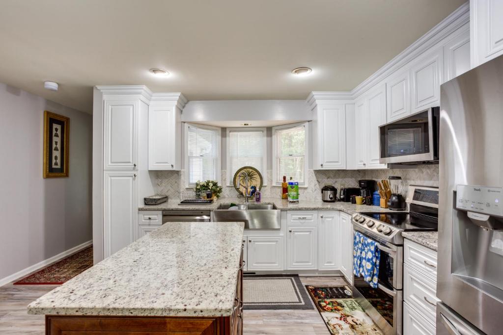 Gainesville Getaway Less Than 1 Mi to Lake Lanier! photo 1