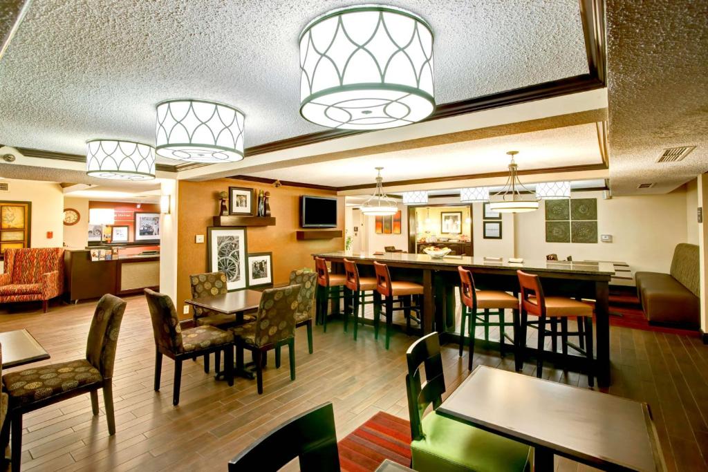 Hampton Inn College Station-Near Texas A&M University photo 2