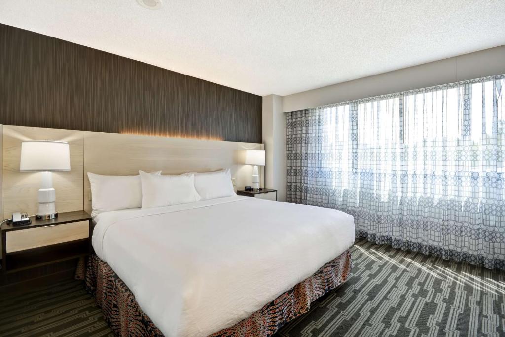 Embassy Suites Hotel Charlotte image
