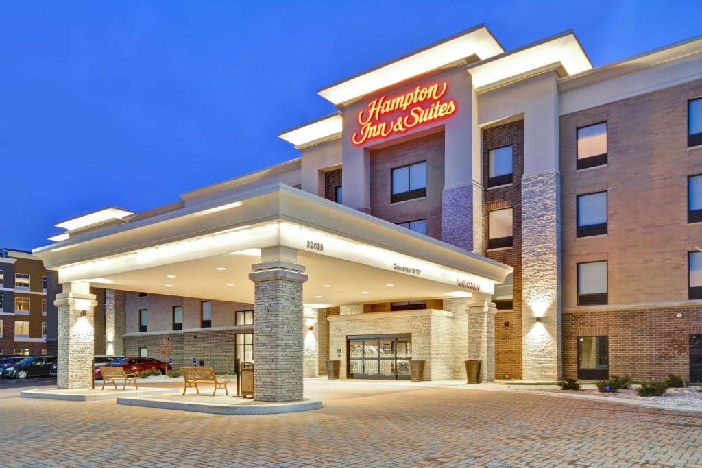 Hampton Inn & Suites Detroit/Warren photo 1